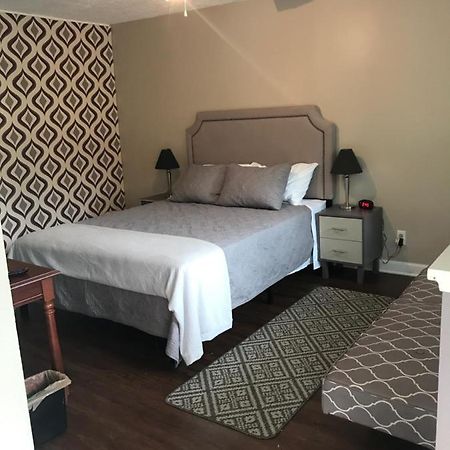 Nightshade Inn & Gardens Camillus Экстерьер фото