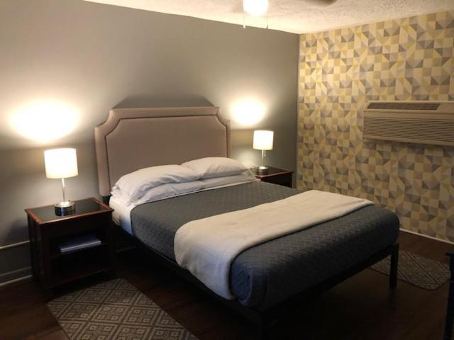 Nightshade Inn & Gardens Camillus Экстерьер фото