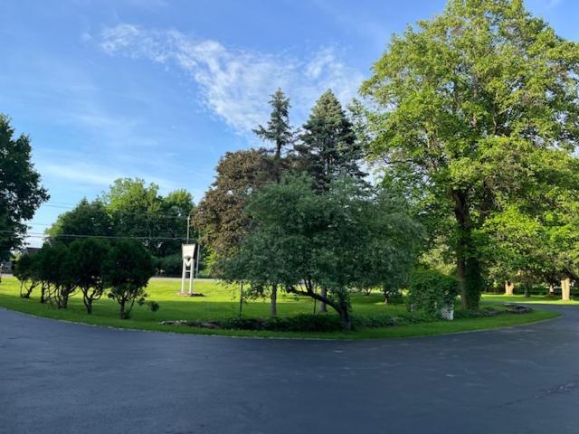 Nightshade Inn & Gardens Camillus Экстерьер фото